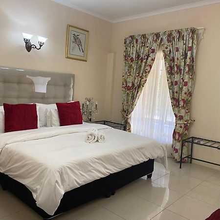 Blue Diamond Lodge & Spa Springbok Luaran gambar
