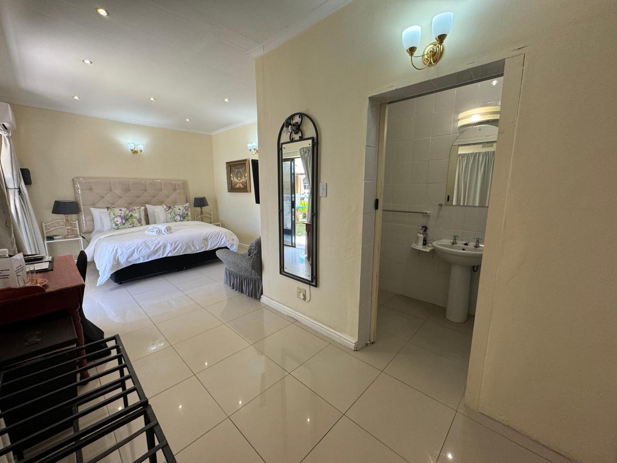 Blue Diamond Lodge & Spa Springbok Luaran gambar